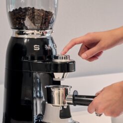 SMEG CGF11 Retro-Style Coffee Grinder – Burr Mill with 30 Grind Settings, Stainless Steel Conical Burrs, Removable Hopper – Precision Countertop Grinder for Espresso, Drip, French Press-Black